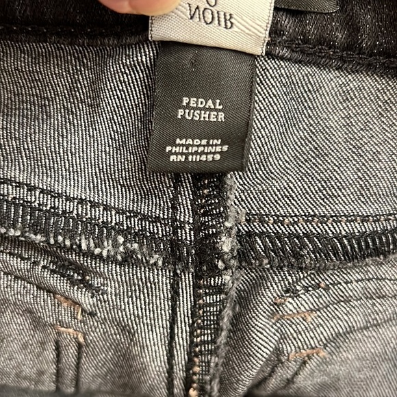 White House Black Market ladies capris - Picture 8 of 8